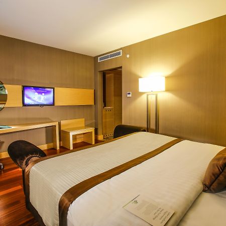Dedeman Bostanci Istanbul Hotel & Convention Center Exterior photo Deluxe Room