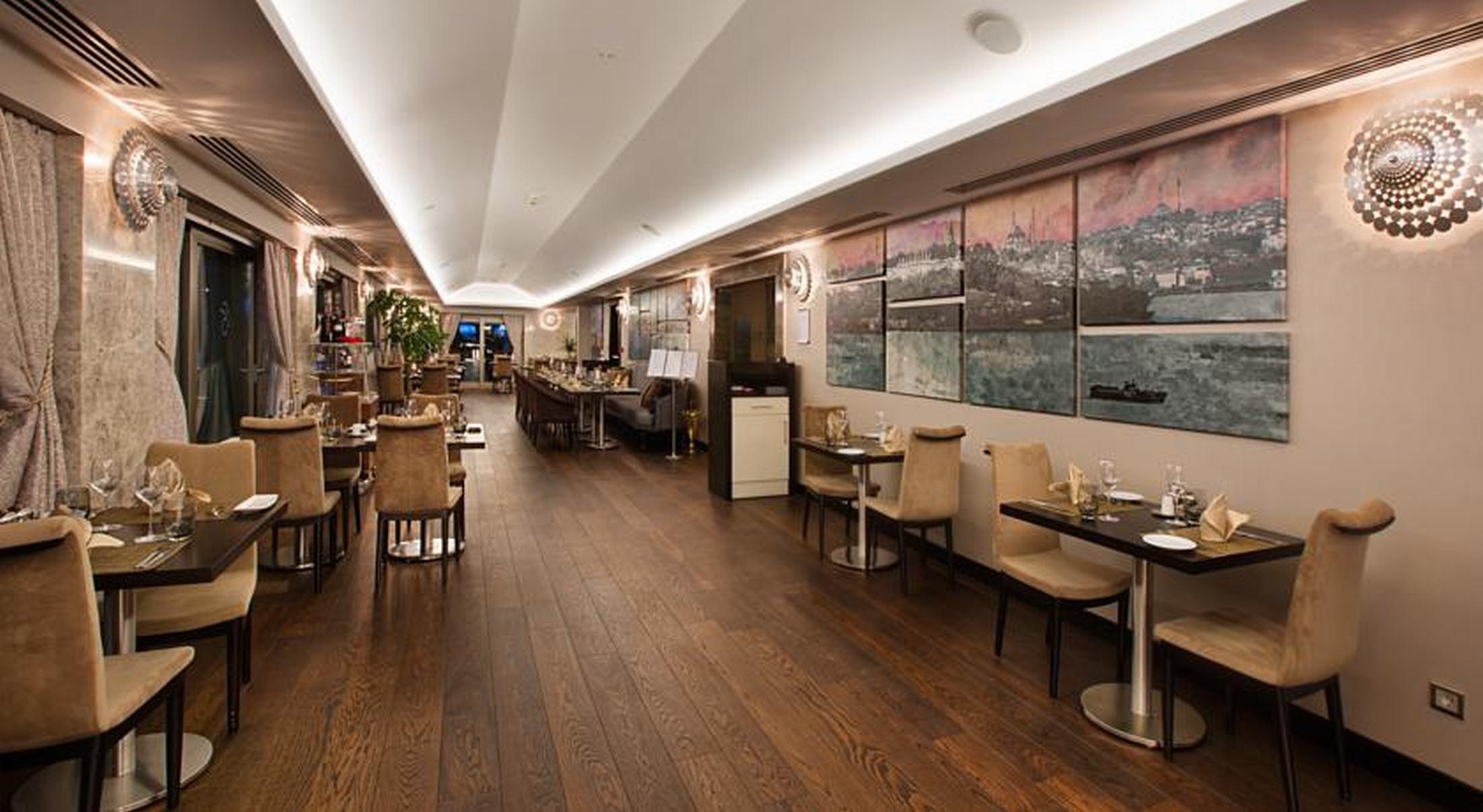Dedeman Bostanci Istanbul Hotel & Convention Center Exterior photo The restaurant