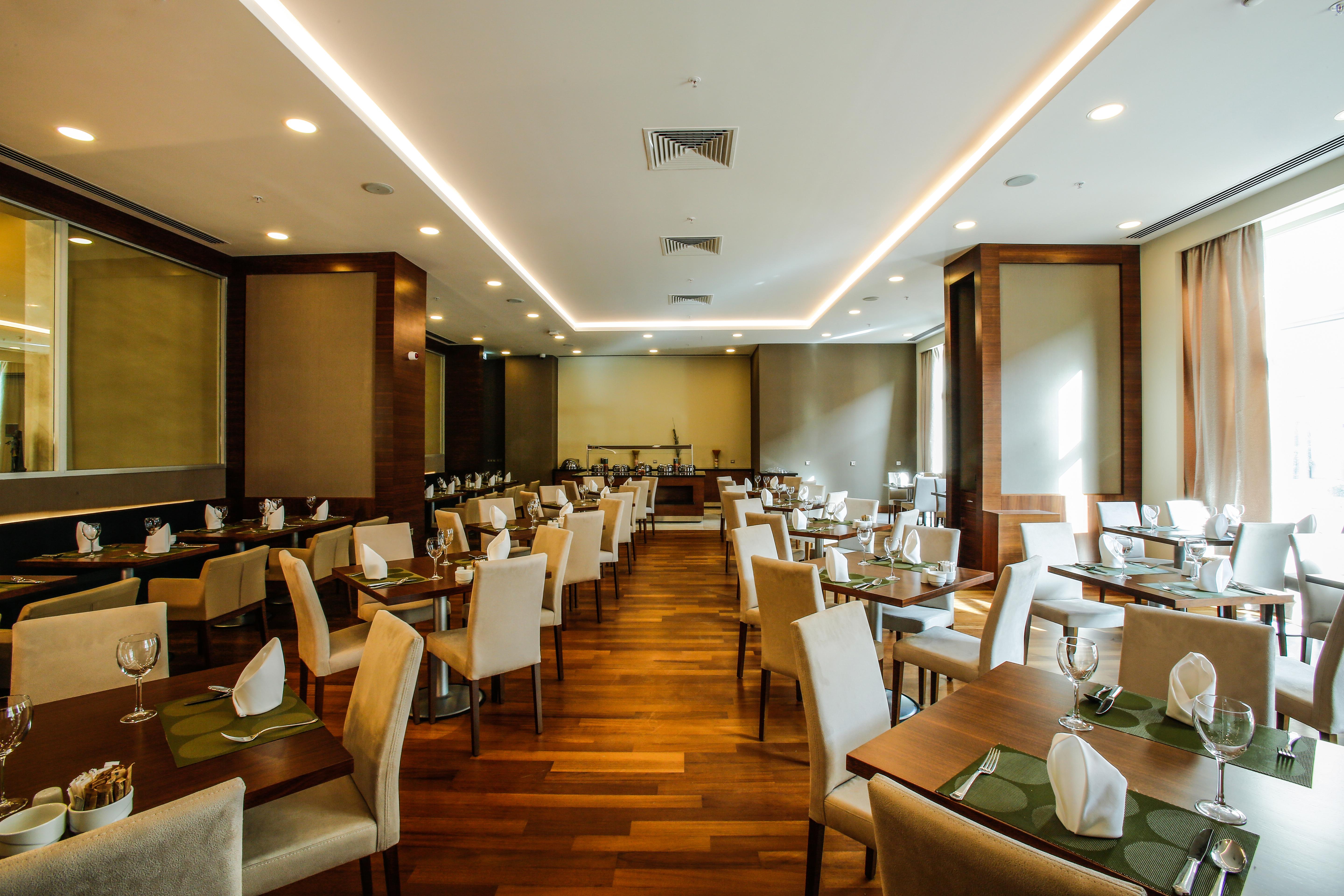 Dedeman Bostanci Istanbul Hotel & Convention Center Exterior photo The restaurant