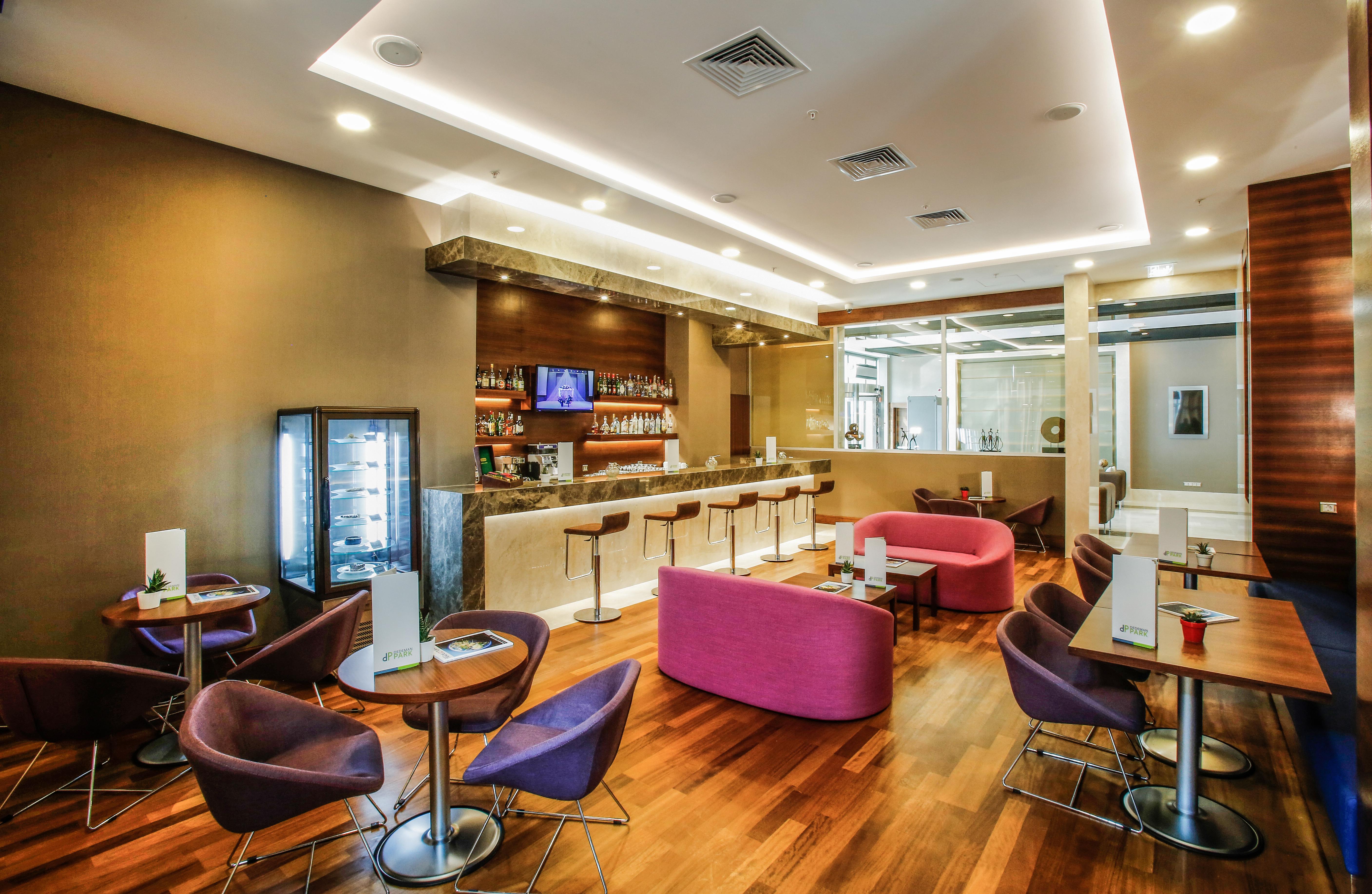 Dedeman Bostanci Istanbul Hotel & Convention Center Exterior photo The lounge at the airport
